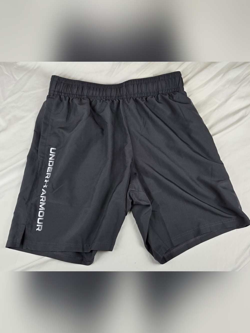 Under Armour Men's Gray Woven Training Athletic Shorts Size Medium M Pockets